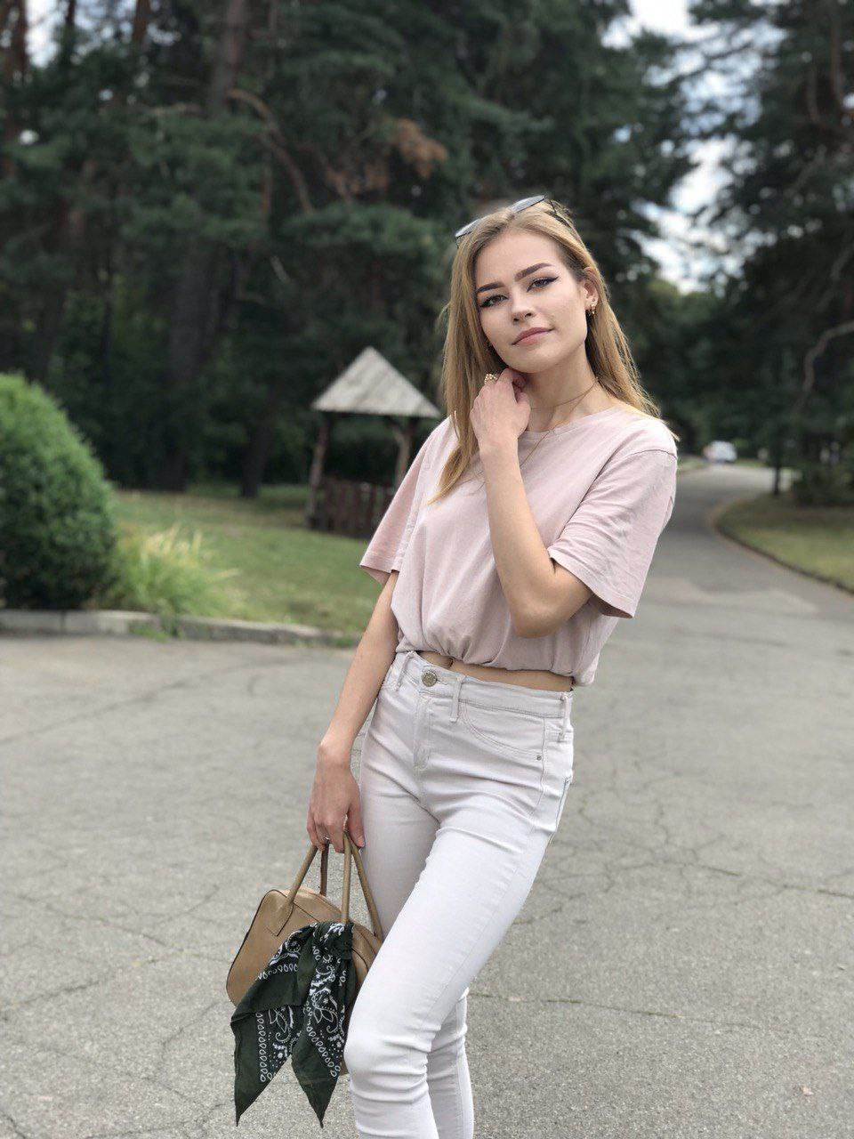 Kelly klarkson Profile Picture